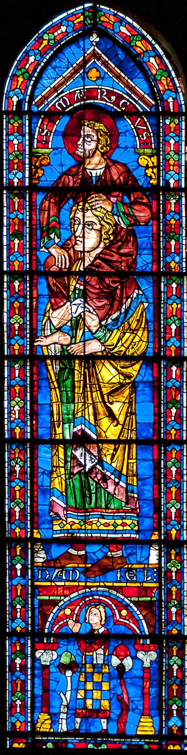 Stained glass: Mark on the shoulders of Daniel