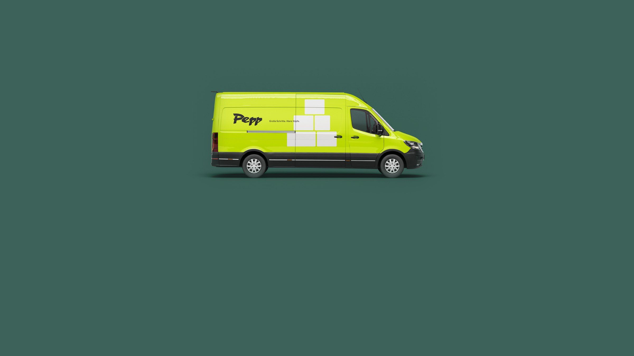 Lime van with the Pepp logo and the slogan “Große Schritte. Klare Köpfe.” against a field grey background